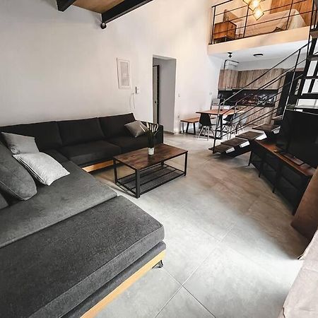 Escala Double Loft 1 & Parking In The City Center ヴォロス エクステリア 写真