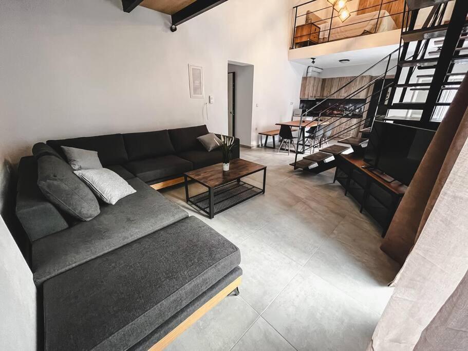 Escala Double Loft 1 & Parking In The City Center ヴォロス エクステリア 写真